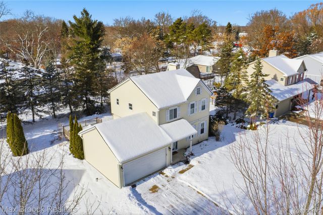 1418 Glenview Drive, Waterford Charter Township, MI 48327