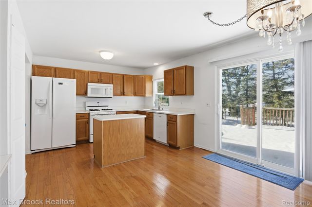 1418 Glenview Drive, Waterford Charter Township, MI 48327