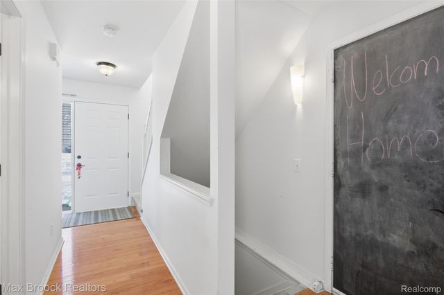 1418 Glenview Drive, Waterford Charter Township, MI 48327