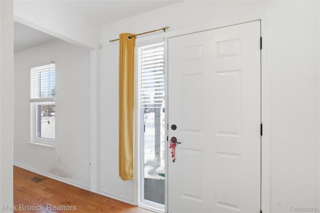 1418 Glenview Drive, Waterford Charter Township, MI 48327