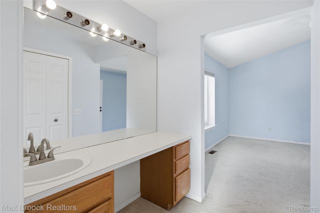 1418 Glenview Drive, Waterford Charter Township, MI 48327