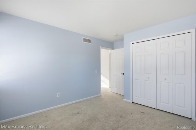 1418 Glenview Drive, Waterford Charter Township, MI 48327