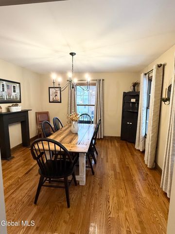 38 Deer Run Hollow, Halfmoon, NY 12065