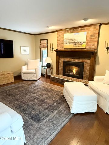 38 Deer Run Hollow, Halfmoon, NY 12065