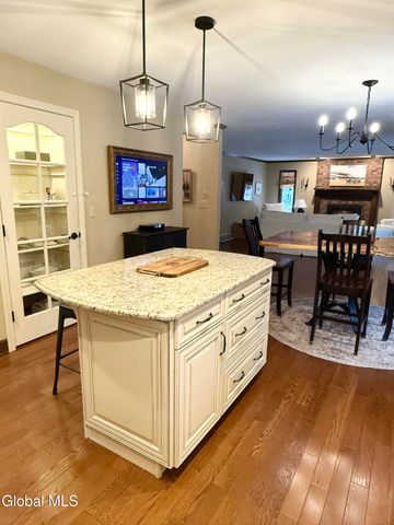 38 Deer Run Hollow, Halfmoon, NY 12065