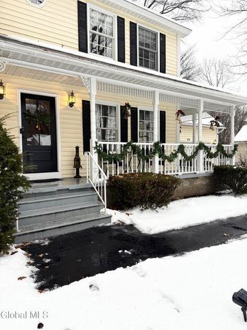 38 Deer Run Hollow, Halfmoon, NY 12065