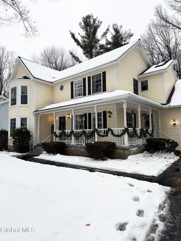 38 Deer Run Hollow, Halfmoon, NY 12065