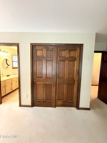 38 Deer Run Hollow, Halfmoon, NY 12065