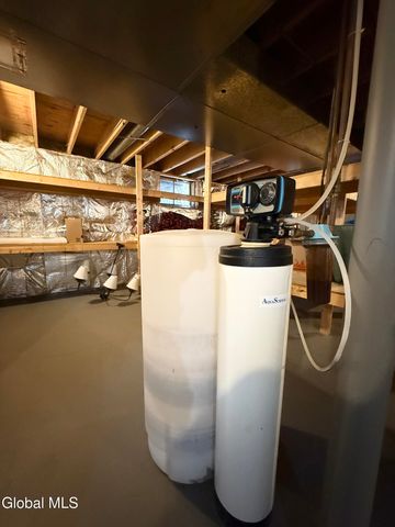 38 Deer Run Hollow, Halfmoon, NY 12065