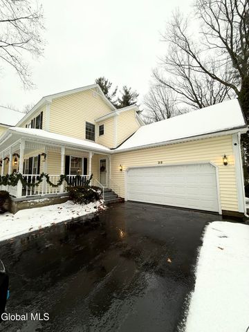 38 Deer Run Hollow, Halfmoon, NY 12065