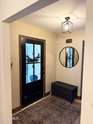 38 Deer Run Hollow, Halfmoon, NY 12065