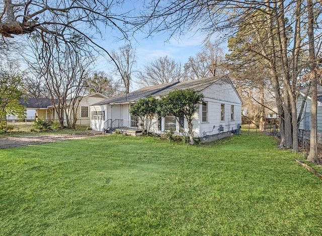 849 Singapore Drive, Wake Village, TX 75501