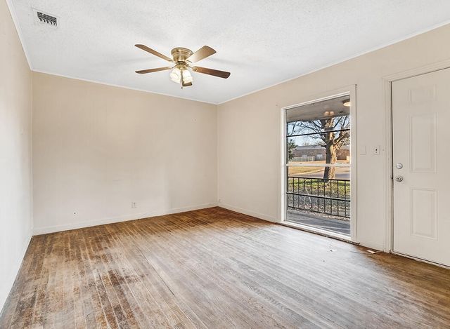 849 Singapore Drive, Wake Village, TX 75501