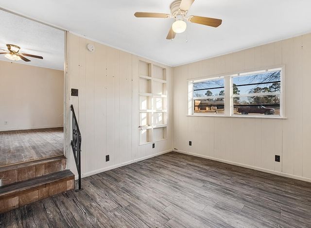 849 Singapore Drive, Wake Village, TX 75501