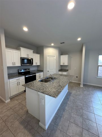 1902 Skylar Lane, Cleburne, TX 76033