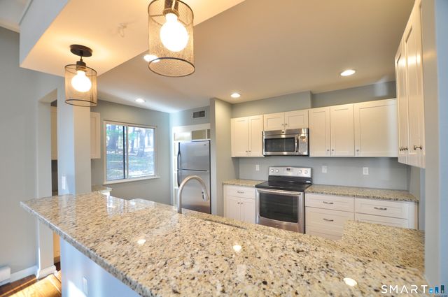 48 Great Meadow Lane 48, Farmington, CT 06001