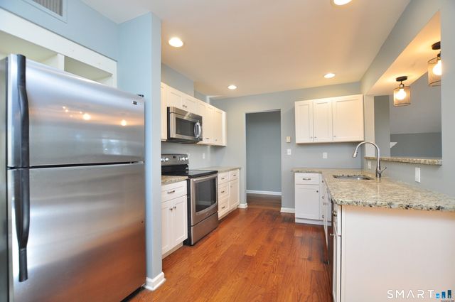 48 Great Meadow Lane 48, Farmington, CT 06001