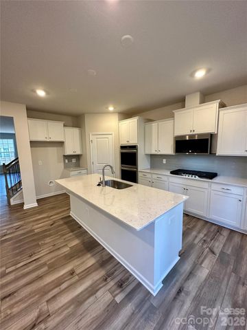 14039 Martin Hill Way, Charlotte, NC 28277