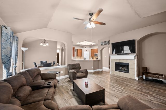 4828 Summer Oaks Lane, Fort Worth, TX 76123