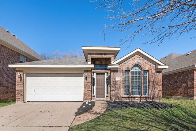 4828 Summer Oaks Lane, Fort Worth, TX 76123