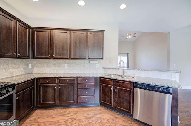 25 Winter Pointe NW, Cartersville, GA 30121