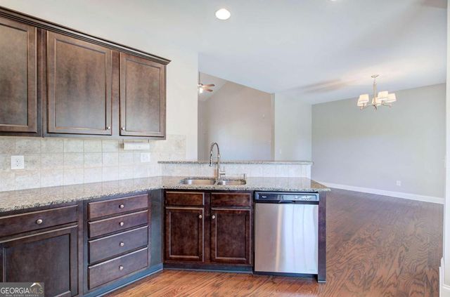 25 Winter Pointe NW, Cartersville, GA 30121