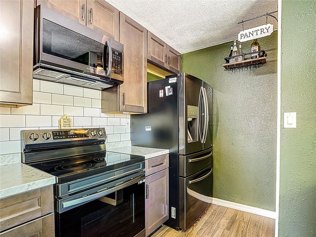 5335 LEMON AVENUE, Seffner, FL 33584