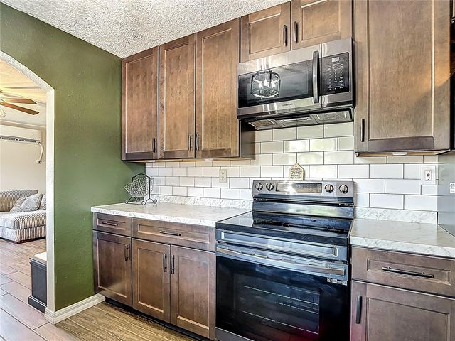 5335 LEMON AVENUE, Seffner, FL 33584