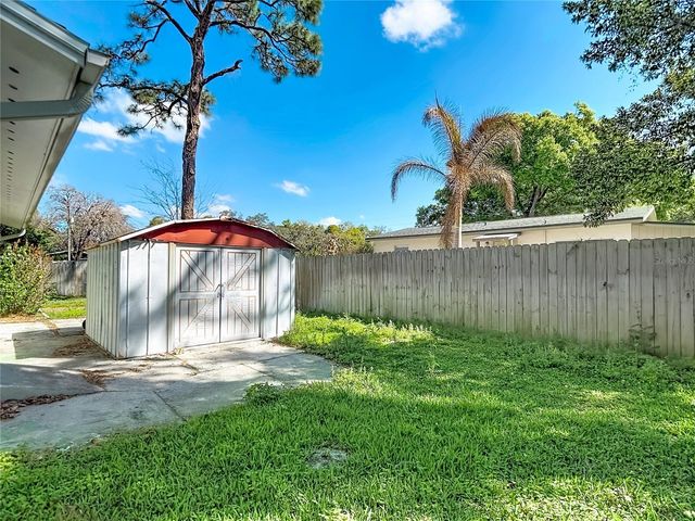 5335 LEMON AVENUE, Seffner, FL 33584