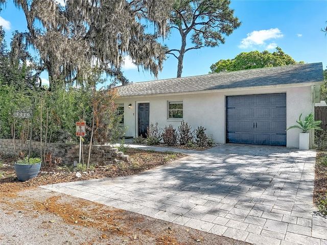 5335 LEMON AVENUE, Seffner, FL 33584