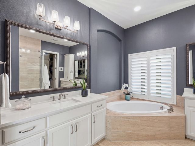 1221 Falcon Drive, Grapevine, TX 76051