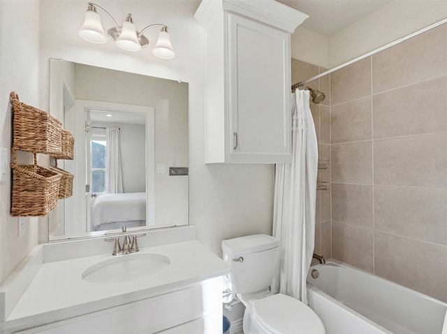 1221 Falcon Drive, Grapevine, TX 76051