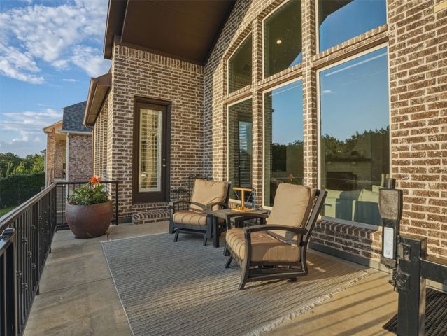 1221 Falcon Drive, Grapevine, TX 76051
