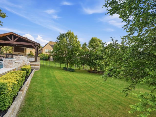 1221 Falcon Drive, Grapevine, TX 76051