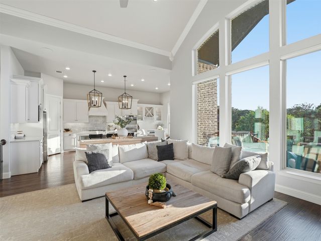1221 Falcon Drive, Grapevine, TX 76051
