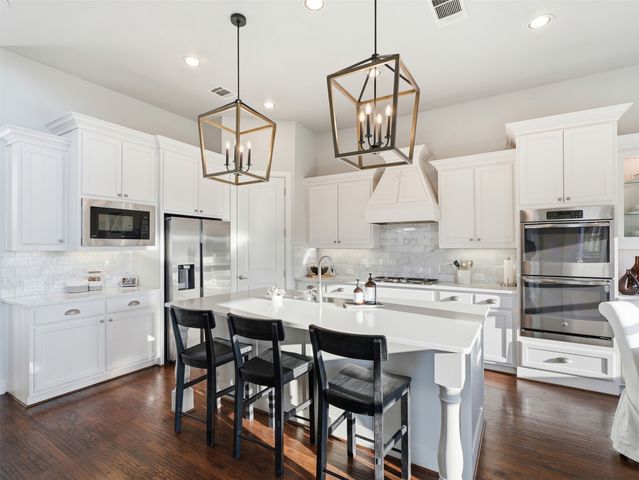 1221 Falcon Drive, Grapevine, TX 76051