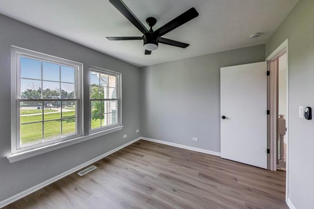 2105 Glasgow Court 2105, Hanover Park, IL 60133