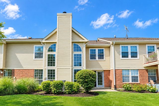 2105 Glasgow Court 2105, Hanover Park, IL 60133