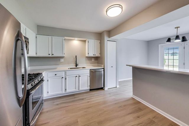 2105 Glasgow Court 2105, Hanover Park, IL 60133