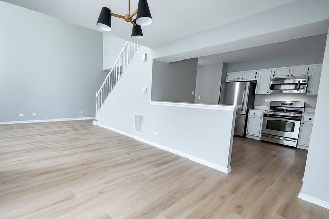 2105 Glasgow Court 2105, Hanover Park, IL 60133