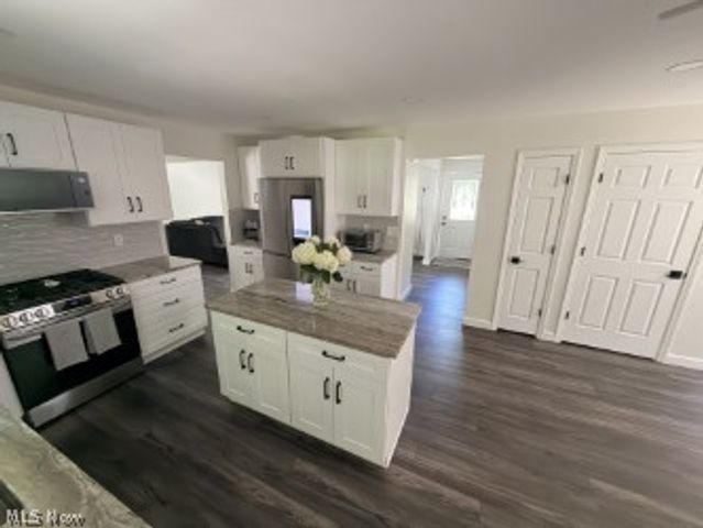 7908 Kellogg Creek Drive, Mentor, OH 44060