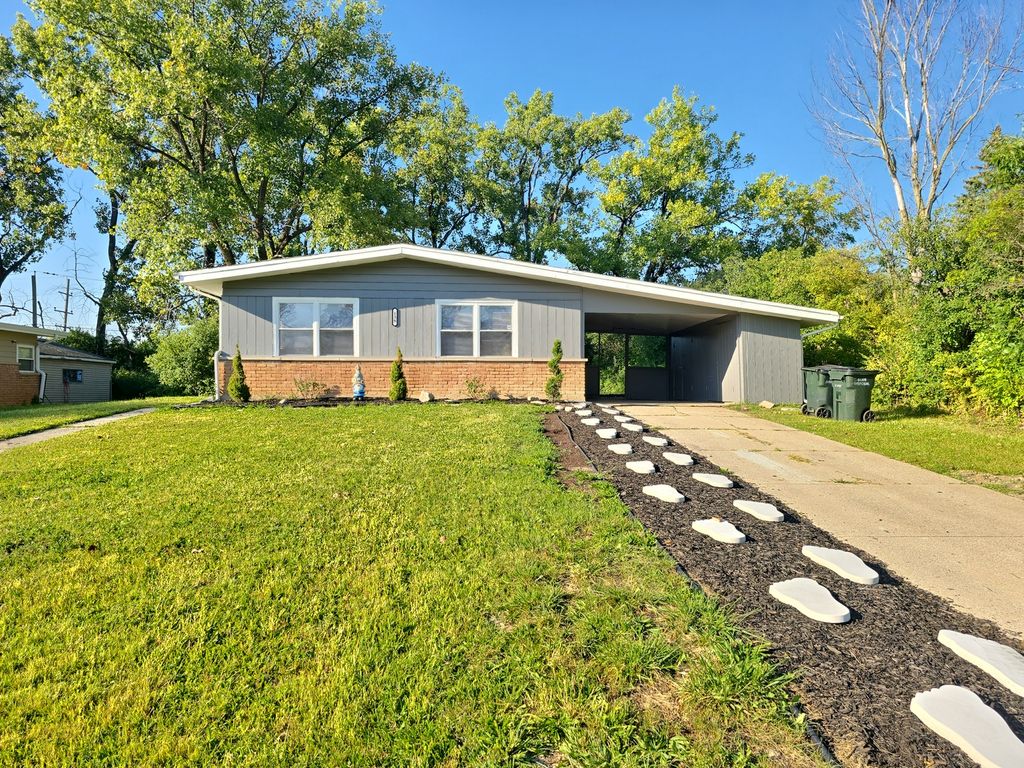 138 Algonquin Street, Park Forest, IL 60466