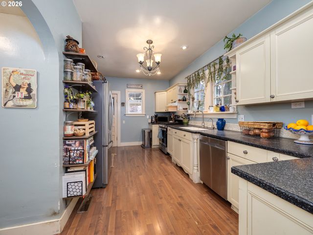 24305 Ne HIGHWAY 240, Newberg, OR 97132