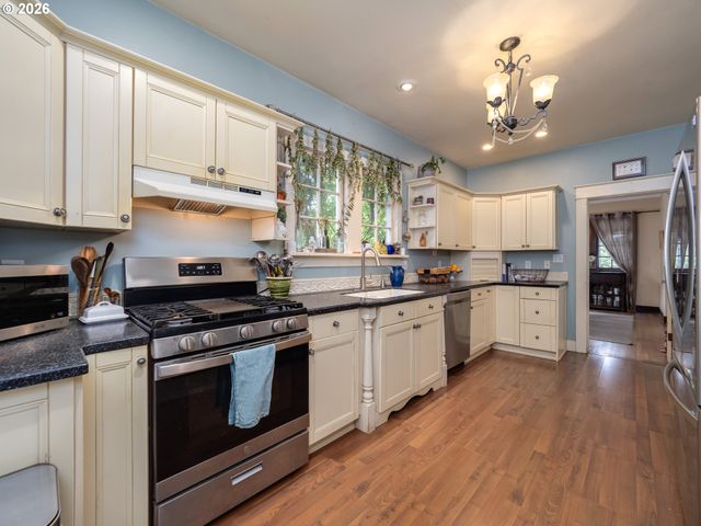 24305 Ne HIGHWAY 240, Newberg, OR 97132