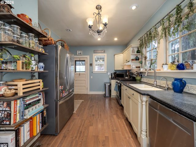 24305 Ne HIGHWAY 240, Newberg, OR 97132