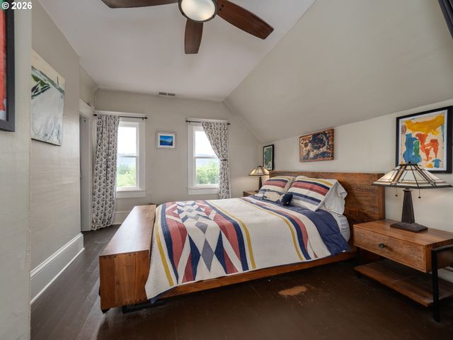 24305 Ne HIGHWAY 240, Newberg, OR 97132
