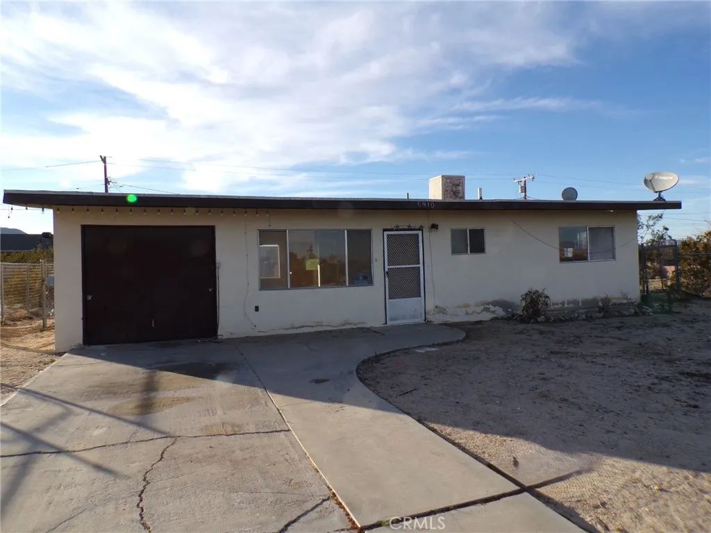 6810 Maude Adams, 29 Palms, CA 92277