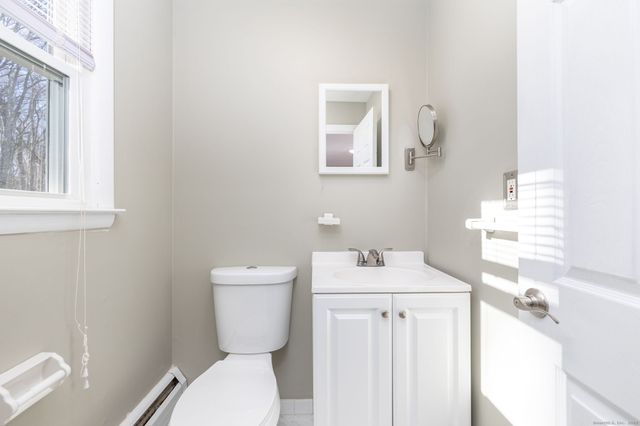 65 Andover Road, East Hartford, CT 06108