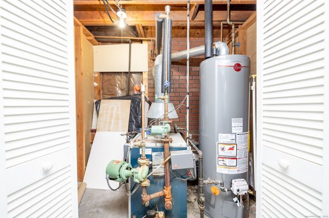 65 Andover Road, East Hartford, CT 06108