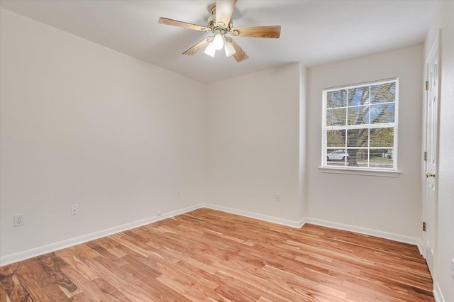 134 Laumaia LN, Bastrop, TX 78602